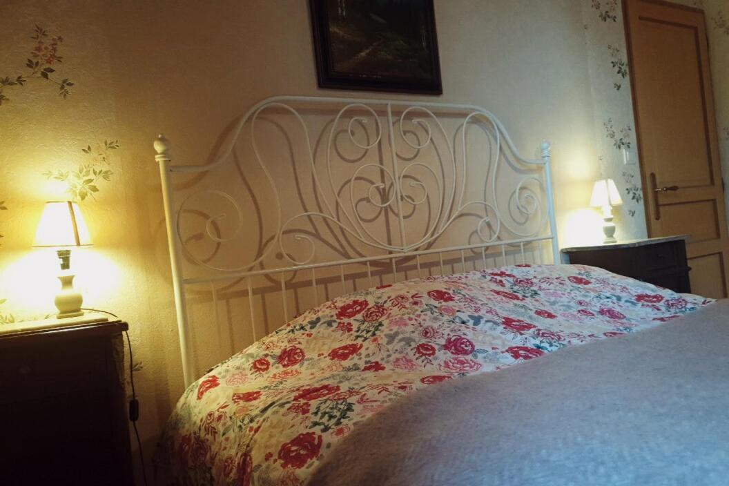 Chambres D'Hotes La Fougeraie Malvières エクステリア 写真